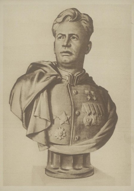 Портрет генерала армии Черняховского. Почтовая карточка